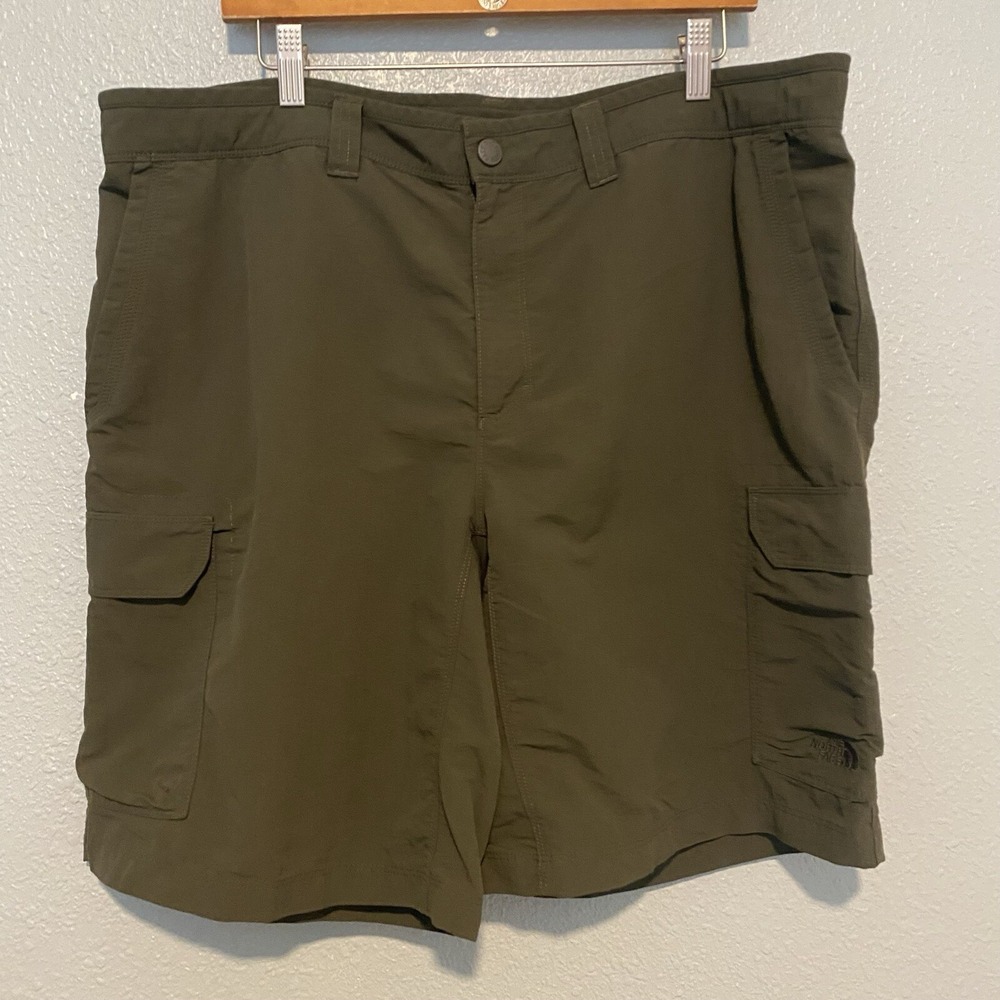 North Face Shorts Men's Paramount Hiking Size 40 Green Nylon Hike Climb Camp